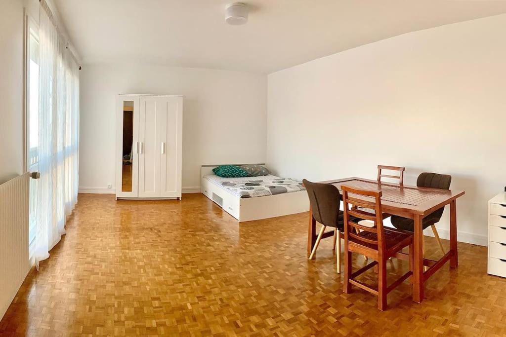 Appartement Bien Situe Noisy-le-Grand Eksteriør bilde